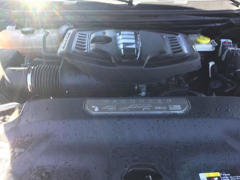 Used 2024 Jeep Wagoneer L Series II RWD image 7