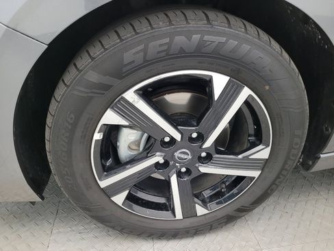 Used 2025 Nissan Sentra SV FWD image 31