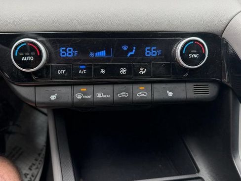 Used 2023 Hyundai Elantra Blue FWD image 16