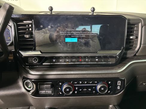 Used 2025 Chevrolet Silverado 3500 LTZ w/ LTZ Premium Package image 15