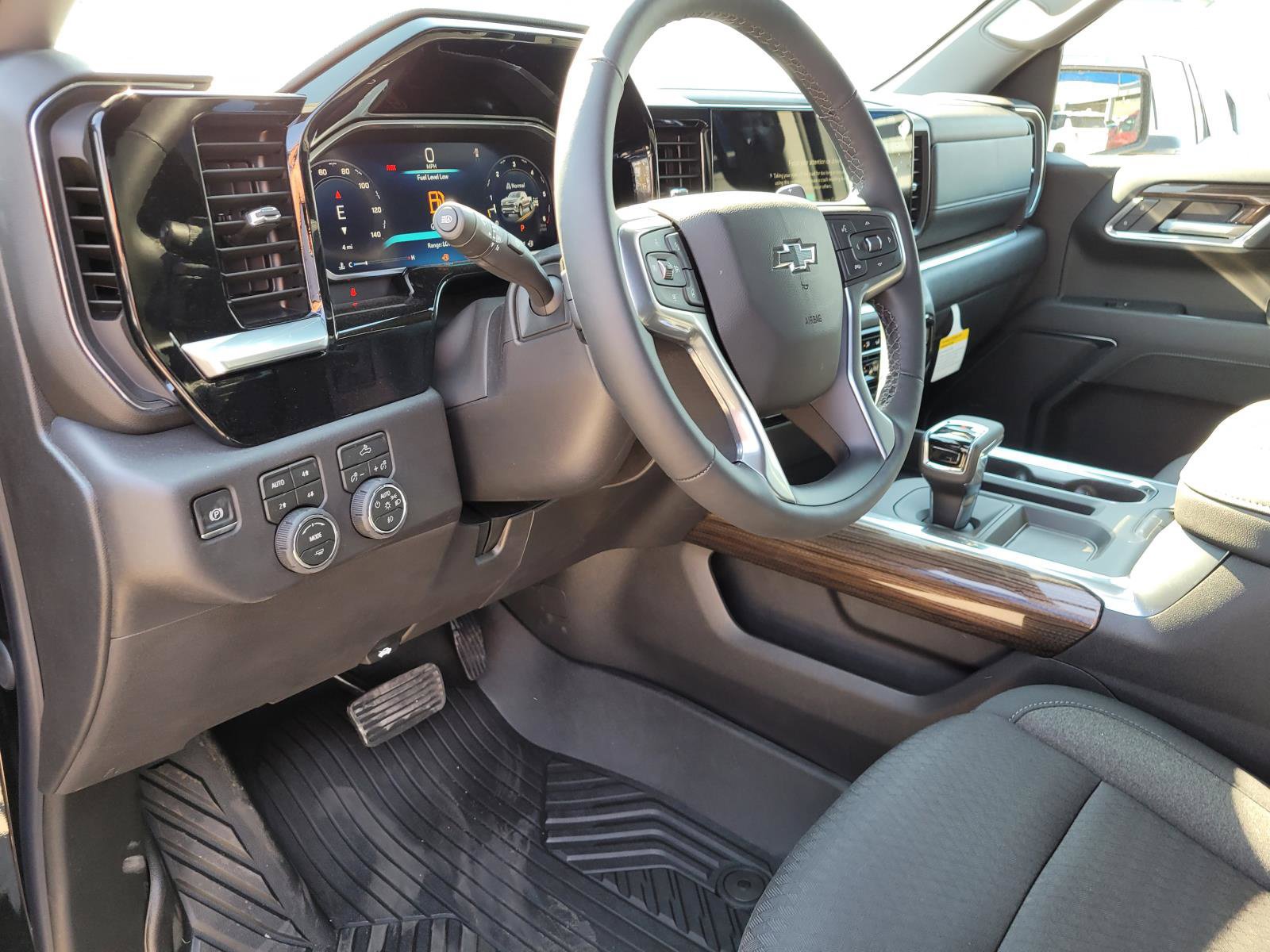 New 2026 Chevrolet Silverado 1500 RST AWD/4WD image 11
