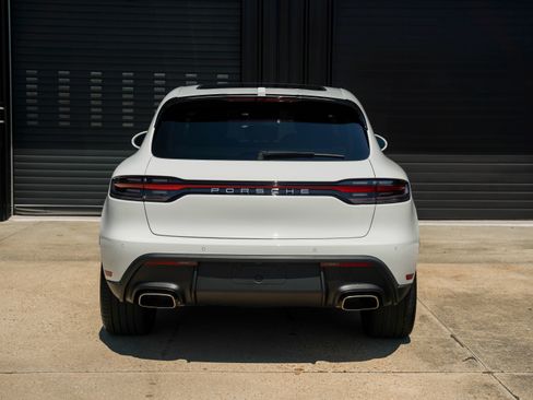 New 2026 Porsche Macan image 9