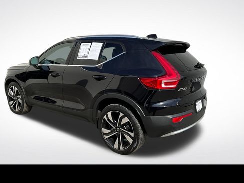 Certified 2023 Volvo XC40 B5 Plus w/ Driver Assist Package AWD/4WD image 13