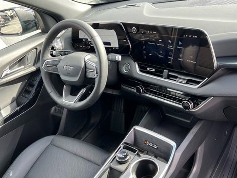 New 2026 Chevrolet Equinox LT w/ Convenience Package II image 23