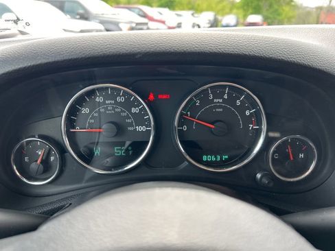 Used 2016 Jeep Wrangler Sahara w/ Connectivity Group AWD/4WD image 12
