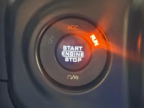 Used 2018 Jeep Wrangler Unlimited Sahara w/ Dual Top Group AWD/4WD image 10