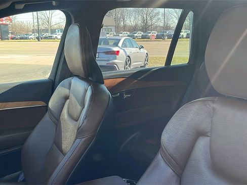Certified 2023 Volvo XC90 B5 Plus w/ Protection Package image 11