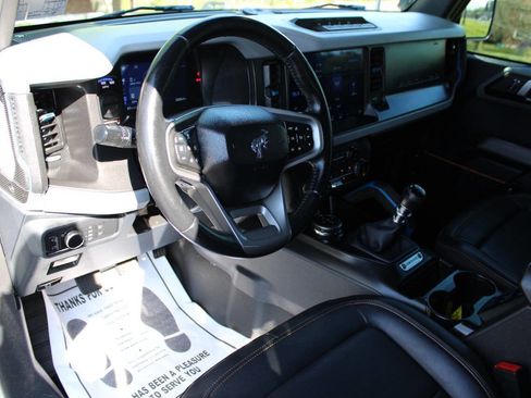 Used 2022 Ford Bronco Badlands image 9