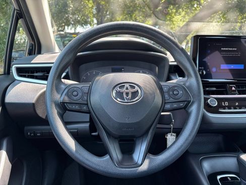 Used 2025 Toyota Corolla LE FWD image 25