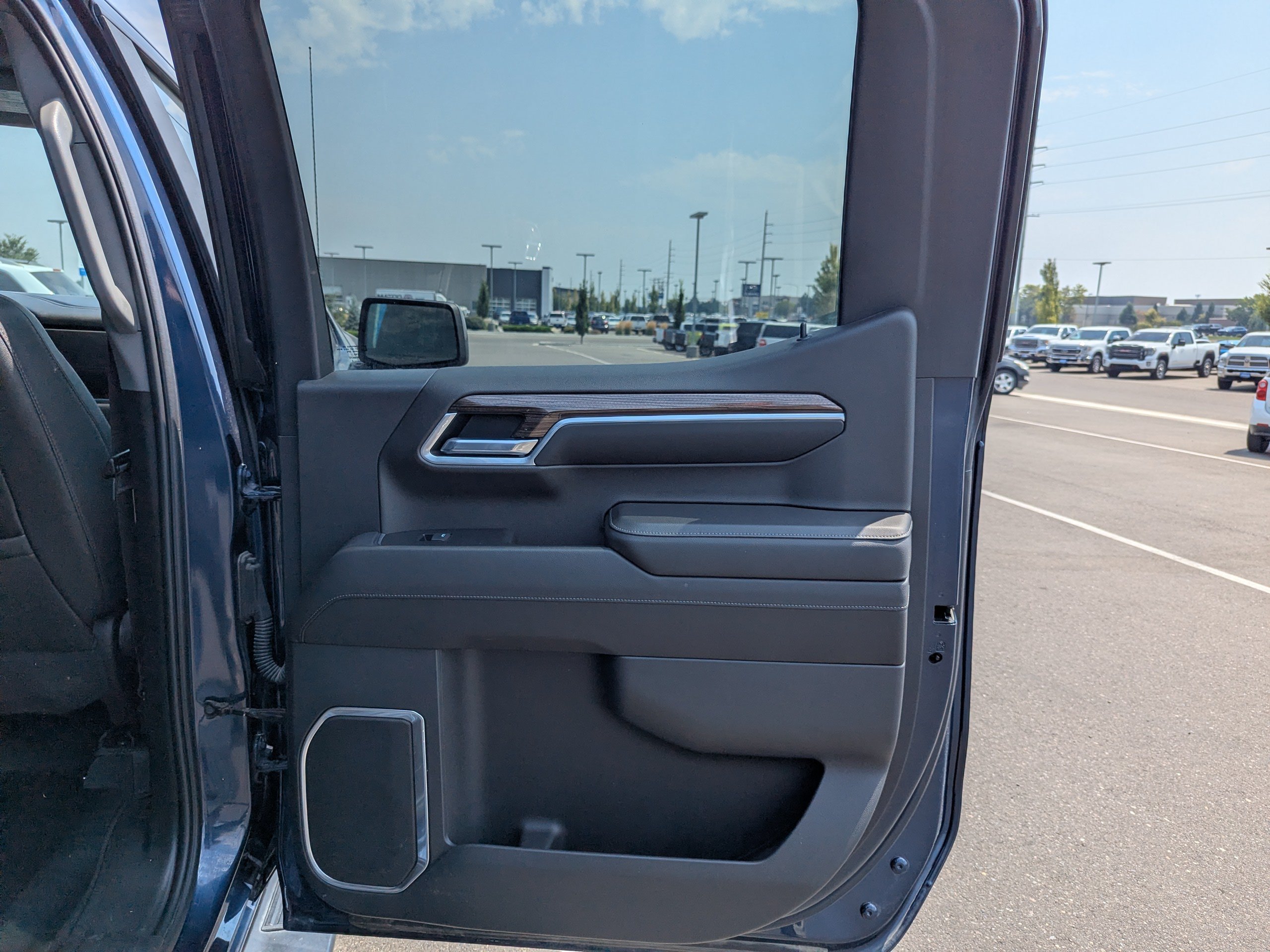 Certified 2022 Chevrolet Silverado 1500 RST w/ Convenience Package II AWD/4WD image 38
