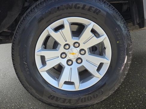 Used 2022 Chevrolet Colorado LT w/ Safety Package RWD image 35