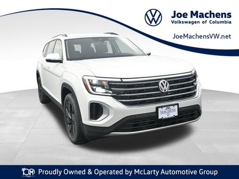 New 2026 Volkswagen Atlas SE image 1