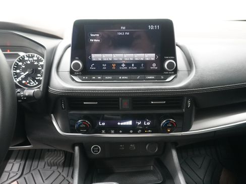 Used 2023 Nissan Rogue SV FWD image 18