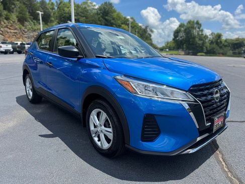 New 2025 Nissan Kicks Play S FWD image 1