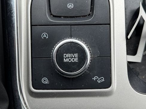 Used 2021 Ford Explorer XLT w/ Equipment Group 202A AWD/4WD image 37