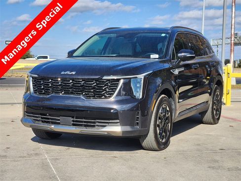 New 2025 Kia Sorento S image 2