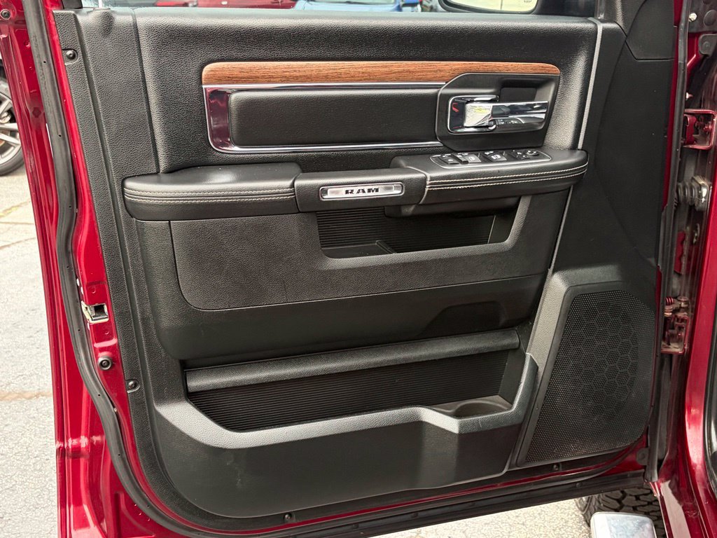 Used 2018 RAM 1500 Laramie w/ Convenience Group AWD/4WD image 18