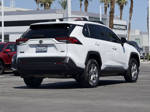 Used 2024 Toyota RAV4 XLE w/ Convenience Package FWD image 3