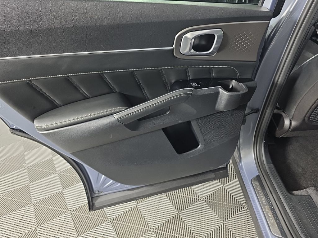 Used 2022 Kia Sorento SX FWD image 29