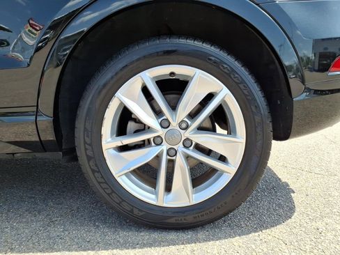 Used 2018 Audi Q3 2.0T Premium w/ Convenience Package image 22