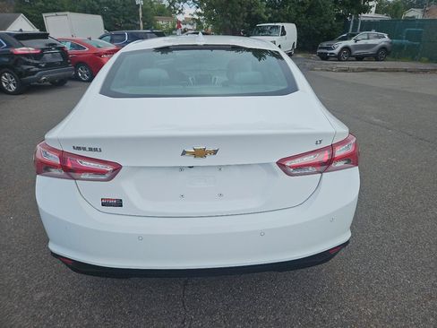 Used 2019 Chevrolet Malibu LT w/ Driver Confidence Package FWD image 4