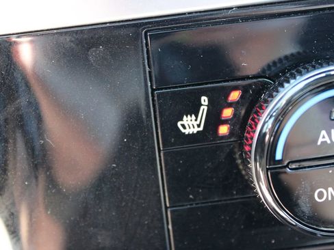 Used 2025 Nissan Pathfinder SL image 46