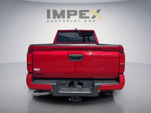 Used 2025 Toyota Tacoma TRD Sport AWD/4WD image 4
