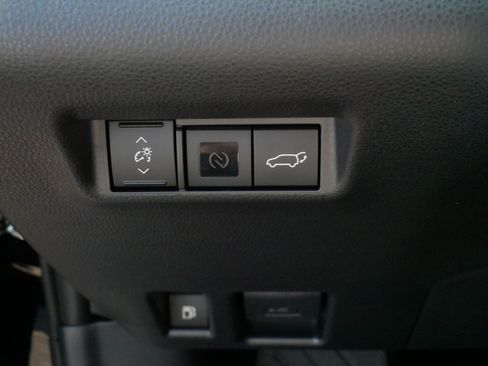 Used 2026 Toyota RAV4 XSE w/ Panoramic Sun Roof Package AWD/4WD image 28