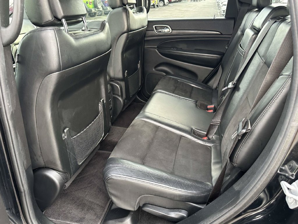 Used 2019 Jeep Grand Cherokee Altitude AWD/4WD image 12