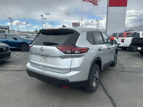 Used 2024 Nissan Rogue S FWD image 10