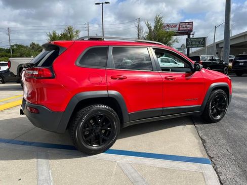 Used 2017 Jeep Cherokee Trailhawk w/ Trailer Tow Group AWD/4WD image 7