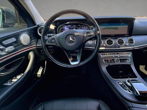 Used 2018 Mercedes-Benz E 300 4MATIC image 8