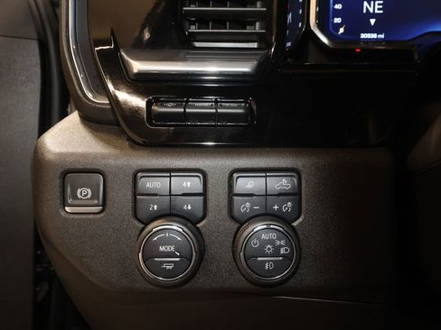 Used 2024 Chevrolet Silverado 1500 High Country AWD/4WD image 11