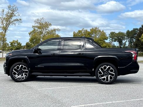 New 2024 Chevrolet Silverado EV RST w/ LPO, Utility Wall Package image 32