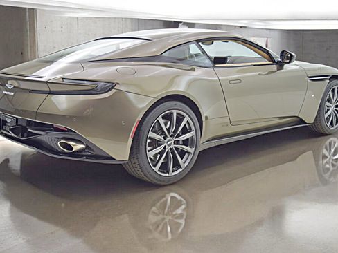 Used 2018 Aston Martin DB11 V12 image 9