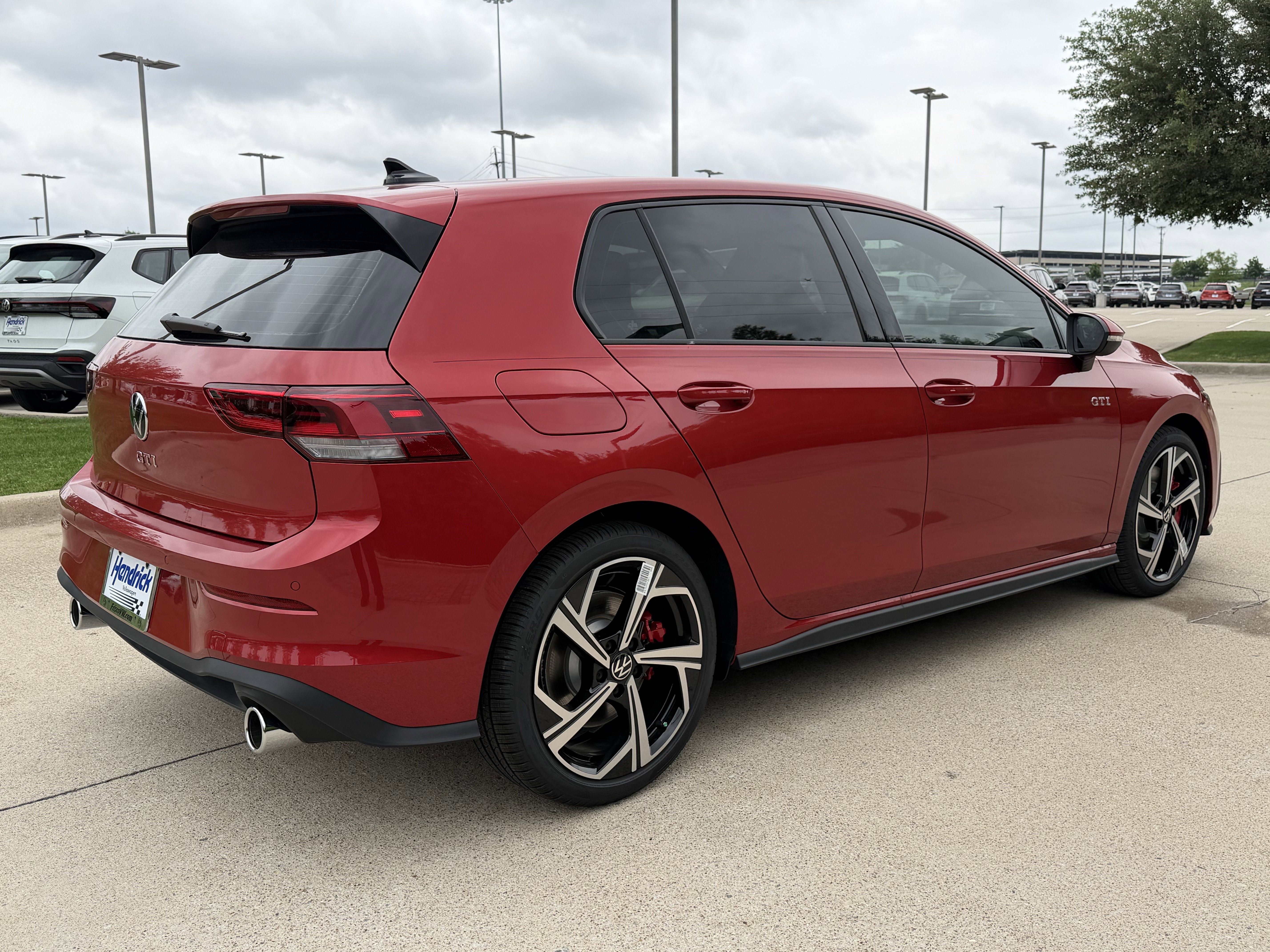 New 2026 Volkswagen GTI SE FWD image 4