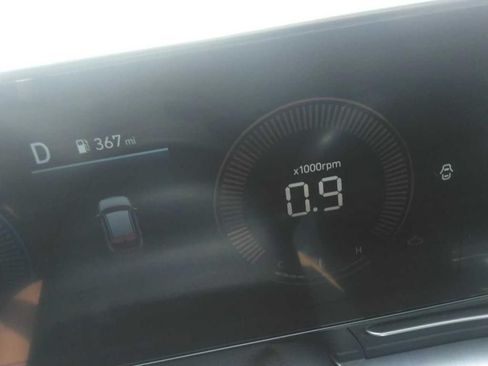 Used 2024 Hyundai Kona SEL FWD image 3