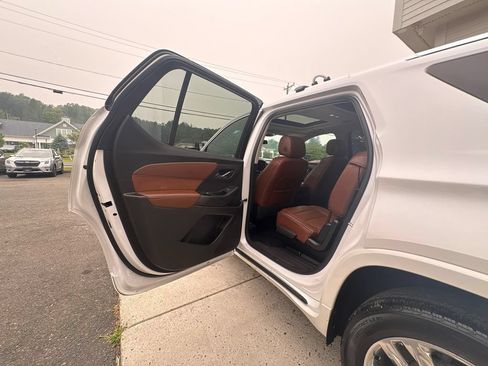 Used 2021 Chevrolet Traverse High Country w/ LPO, Floor Liner Package AWD/4WD image 60