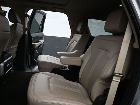Used 2023 Ford Expedition Limited RWD image 15