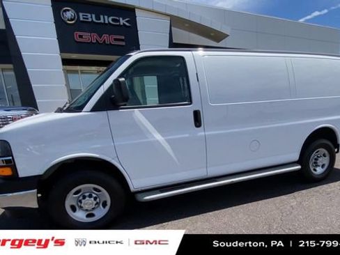 Used 2024 Chevrolet Express 2500 w/ Driver Convenience Package RWD image 5