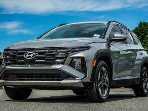 Certified 2025 Hyundai Tucson SEL AWD/4WD image 9