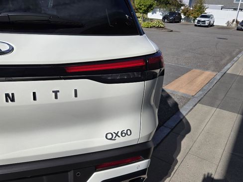 Certified 2025 INFINITI QX60 Luxe image 14