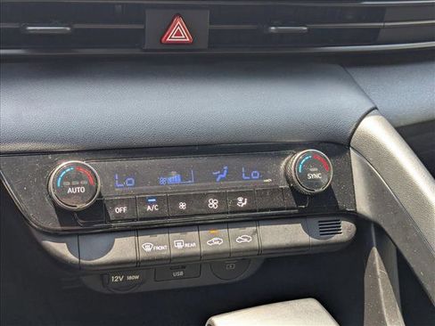 Used 2025 Hyundai Elantra Sport FWD image 15