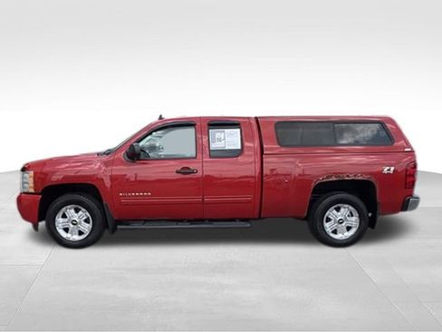 Used 2011 Chevrolet Silverado 1500 LT w/ All-Star Edition AWD/4WD image 2