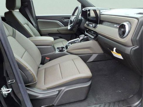 New 2026 Chevrolet Colorado ZR2 w/ Technology Package AWD/4WD image 19