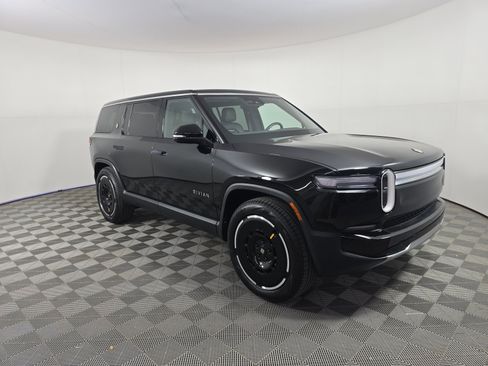 Used 2025 Rivian R1S Adventure AWD/4WD image 7