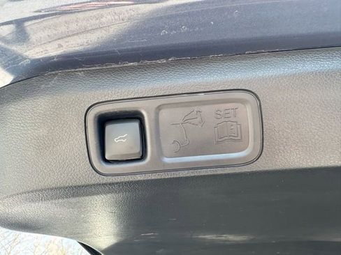 Certified 2023 Ford Expedition XLT image 32