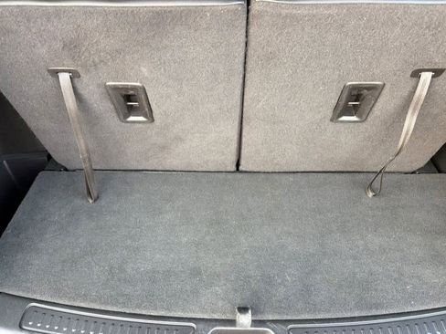 Used 2022 GMC Acadia AT4 w/ Technology Package image 18