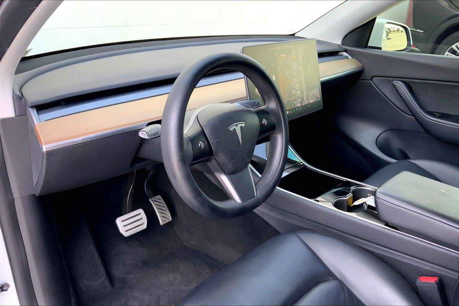 Used 2021 Tesla Model Y 2WD image 2