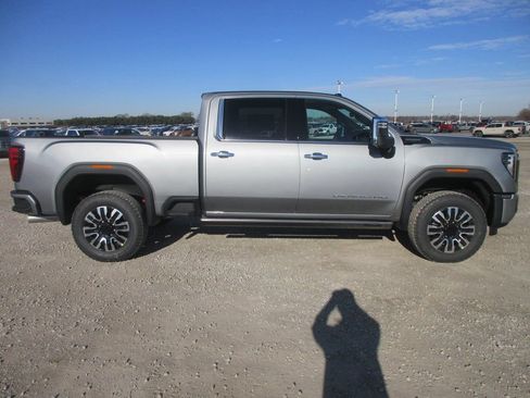 New 2026 GMC Sierra 2500 Denali Ultimate image 3